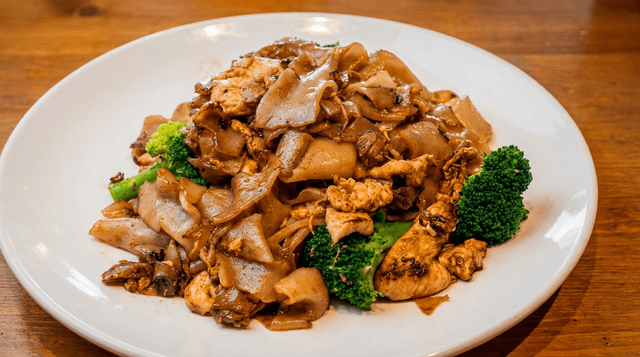 Pad See Ew (Party Tray).